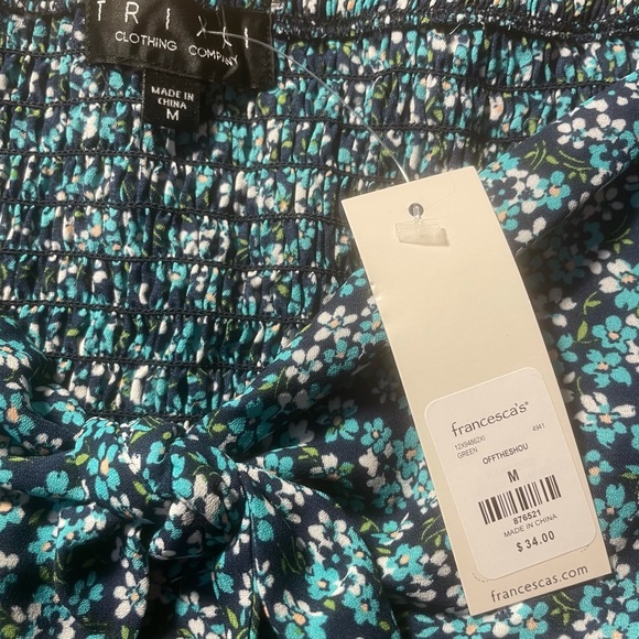 Francesca’s Floral Blouse - Picture 4 of 6